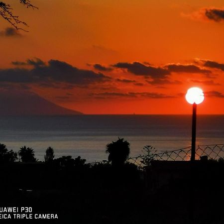 Sole e Luna Capo Vaticano Ricadi Esterno foto