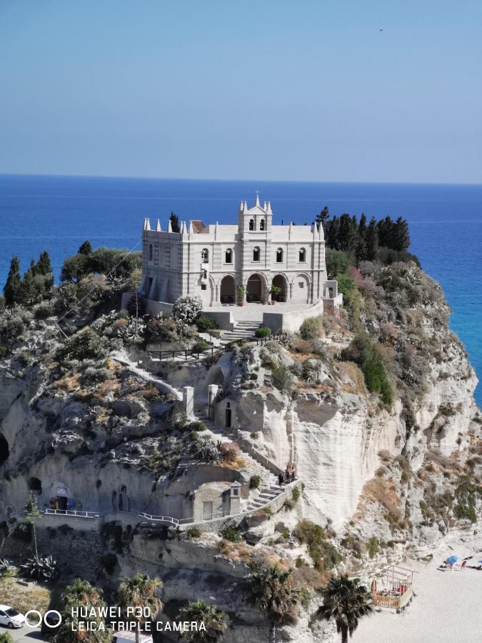 Sole e Luna Capo Vaticano Ricadi Esterno foto
