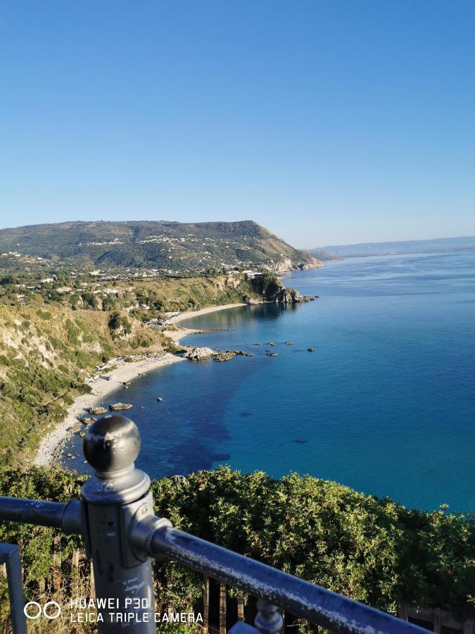 Sole e Luna Capo Vaticano Ricadi Esterno foto